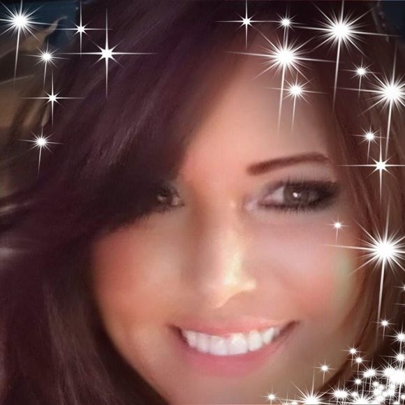 Meet your Posher, Cande - Picture 1 of 1